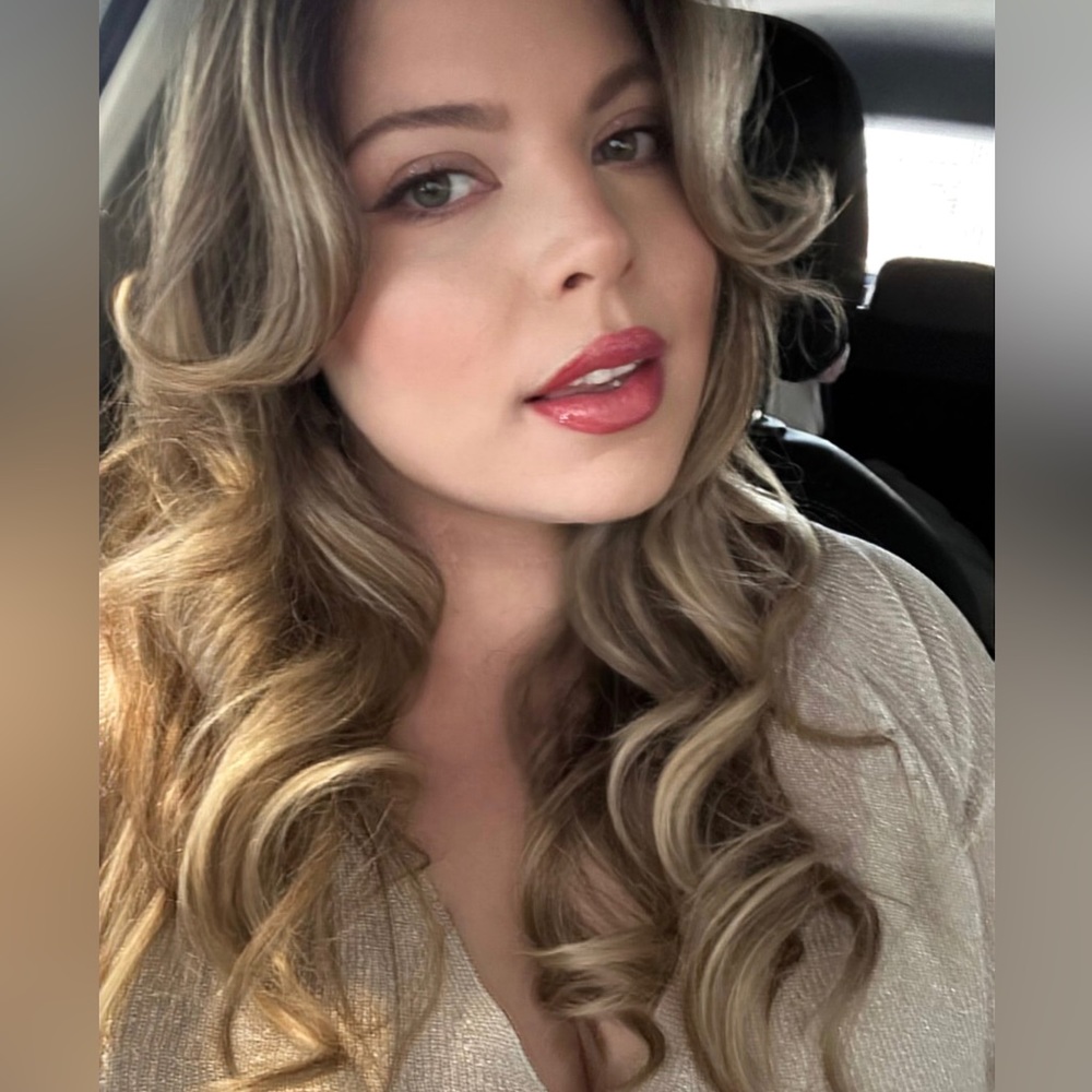 Meet your Posher, Taylor Rose